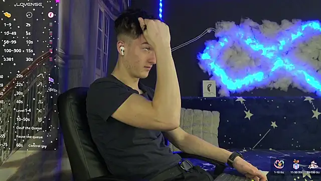 SirReed's cam snapshot