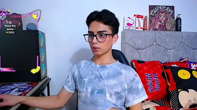 OwenBluee's cam snapshot