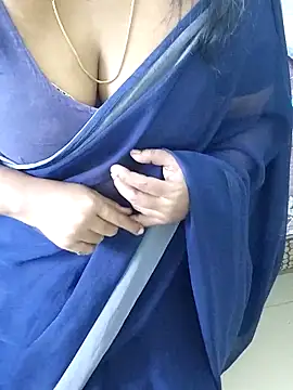 tamil_chitra12's cam snapshot