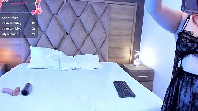 RosalineGrey's cam snapshot