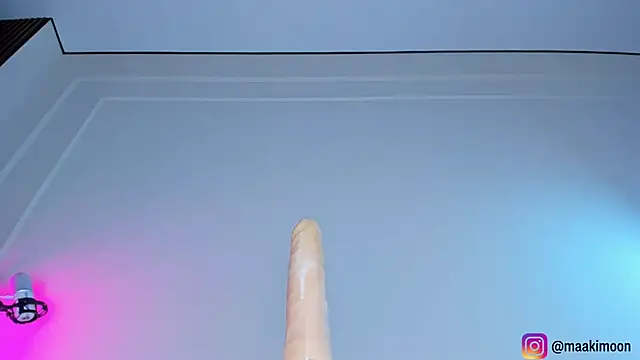 maakimo live sex cam