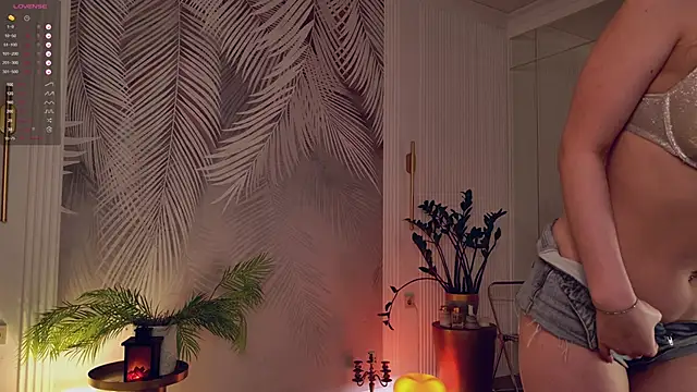 Miley_Smile's cam snapshot