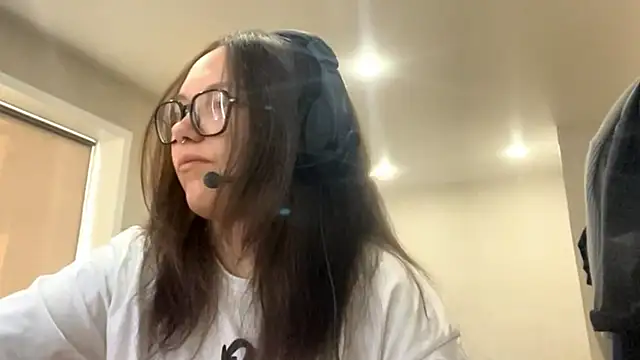 KerriMcbreen's cam snapshot