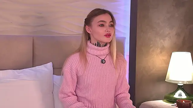 AriWild live sex cam