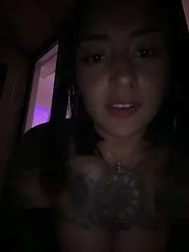 Rae_Lil_White live sex cam