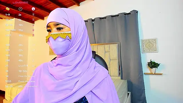 kalila_latif's cam snapshot