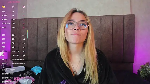 LanaMills_ live sex cam