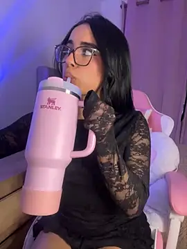 Emily-14 live sex cam