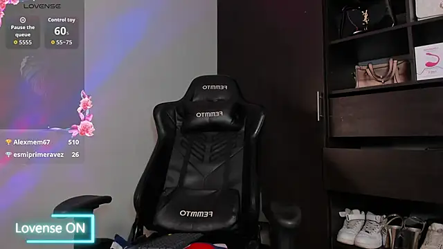 MeganDaviees live sex cam