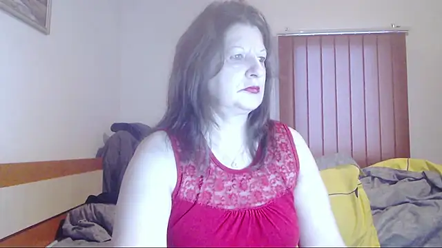 ExtasyMature live sex cam