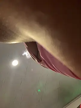 SQUIRTINGQUEEN11 live sex cam