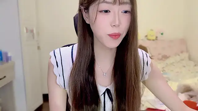 Onecutelittle live sex cam