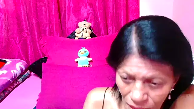 SLUTTYROXY live sex cam