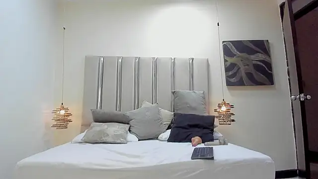 CamilaVoit live sex cam