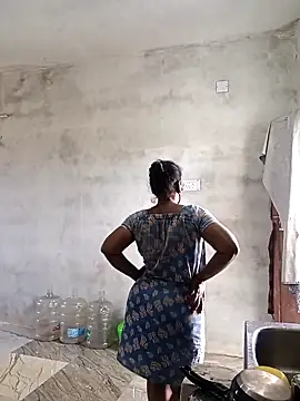 MaaliiiPonuTamil's cam snapshot