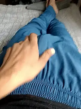 Hornyucum4me live sex cam