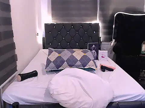 sylvannia_cumslut live sex cam