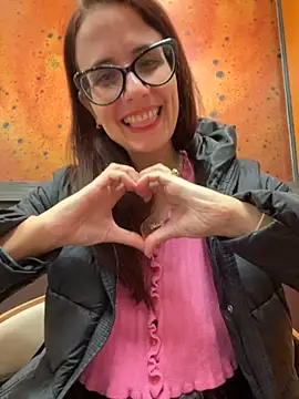 NataKitten live sex cam