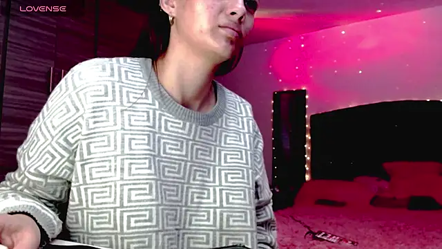 holy_juli live sex cam