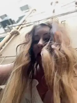 AndreaMood live sex cam