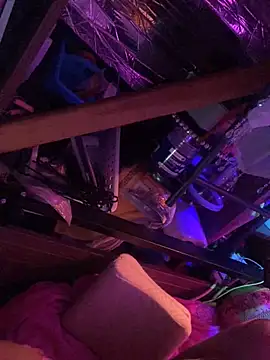 gurlnips live sex cam