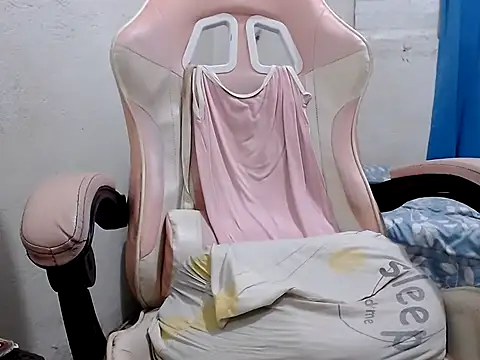 Mistress_Bigcockts live sex cam