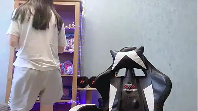 CyberAIice's cam snapshot