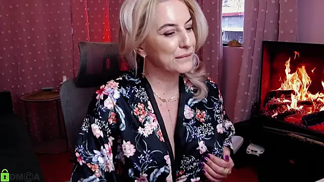 CarrieLoveX's cam snapshot