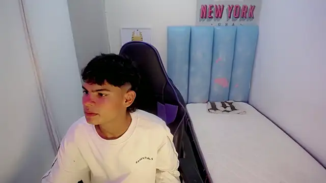 Lil_babyyy_'s cam snapshot