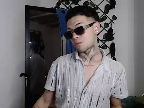 MarceloMilk live sex cam