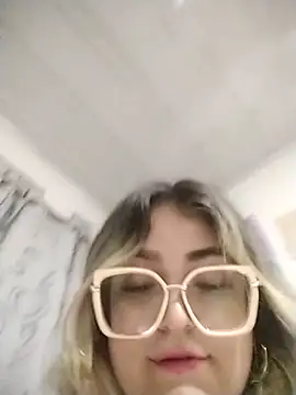 sexy_aurora_ourdoors's cam snapshot