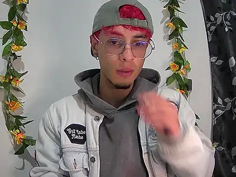 2_milo_verus_4's cam snapshot