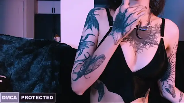 NaughtyLittleFox's cam snapshot