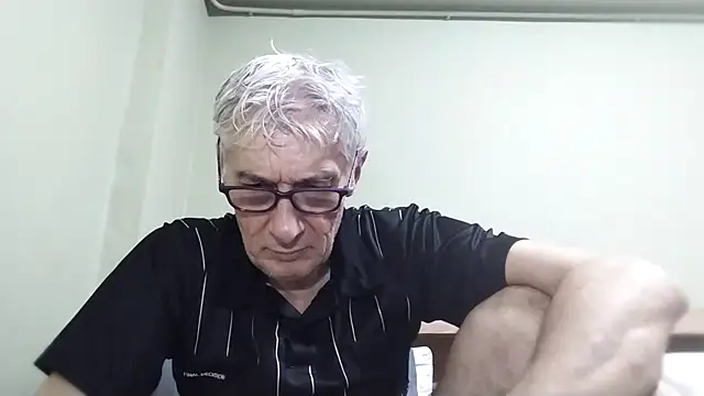 BIGUNCUTHARDCOCK live sex cam