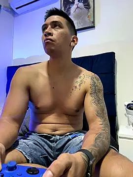 OliverWest04's cam snapshot