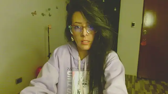 ella_peck's cam snapshot