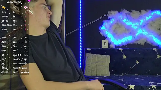 SirReed's cam snapshot