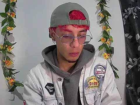 2_milo_verus_4's cam snapshot