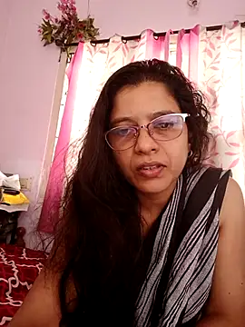 thanusi_2's cam snapshot