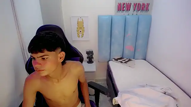 Lil_babyyy_'s cam snapshot