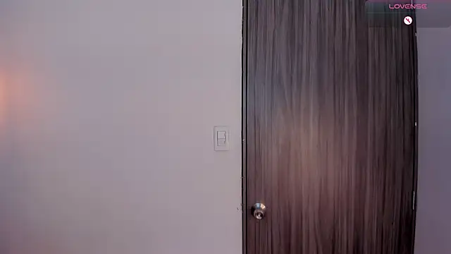 Lilyh_Zulu's cam snapshot