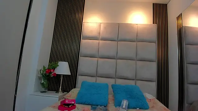 miaa_blommy's cam snapshot