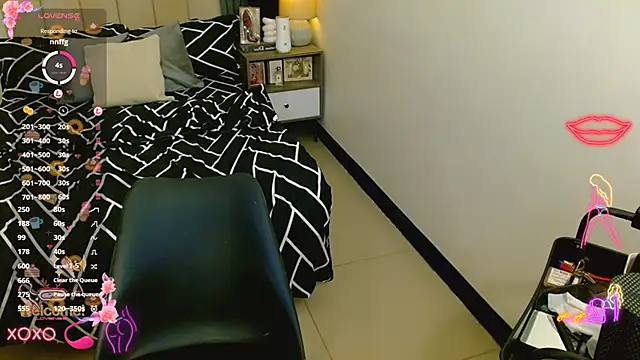 LUSCIOUSKIM live sex cam