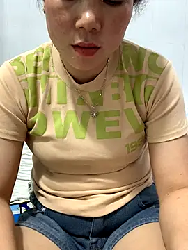 Baby-bigtits live sex cam