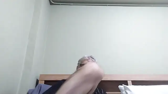 BIGUNCUTHARDCOCK live sex cam