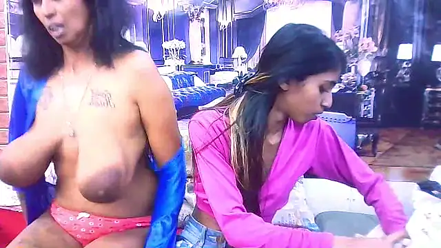 IndianSexySlender live sex cam