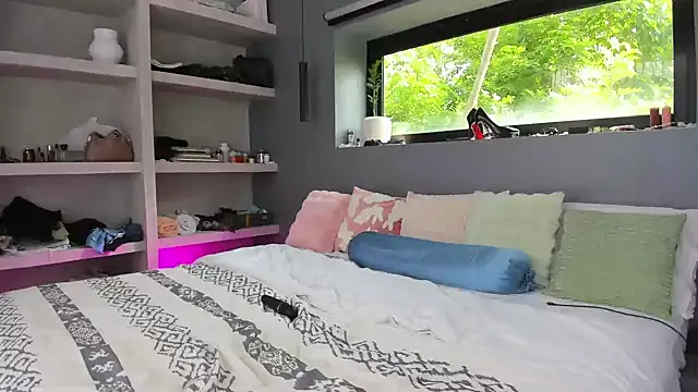 holy_khloe live sex cam