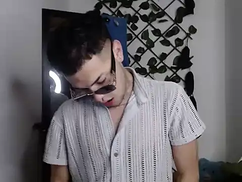 MarceloMilk live sex cam