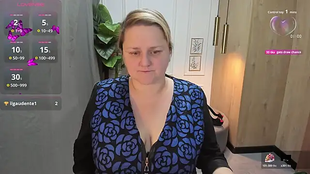 ScarlettSoft live sex cam