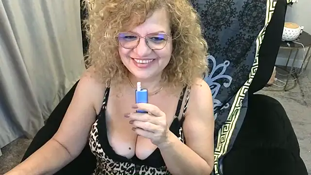 maggiemilff live sex cam